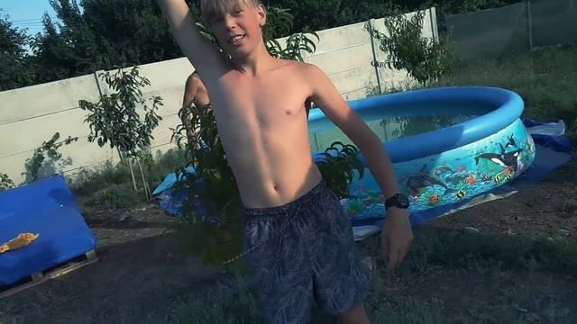 ПОСОСИ-МОРГЕНЧЛЕН смотреть онлайн