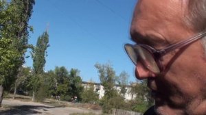 Голубевод Часовщик дает голубей на полигон.