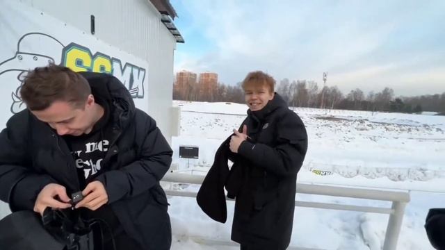 строго дерётся за гаечку с дедом смотреть онлайн