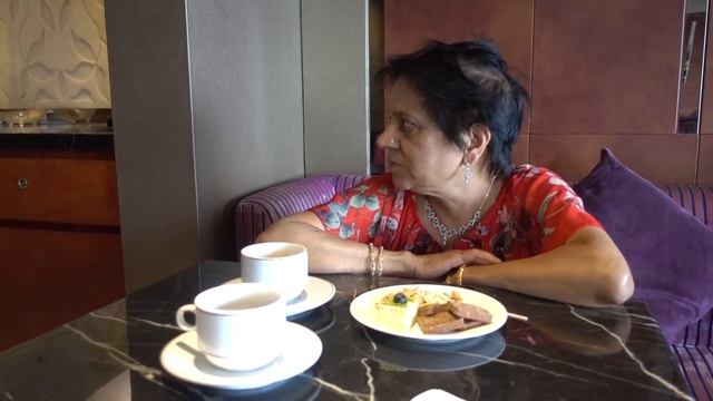 Aruna & Hari Sharma Breakfast Exec Lounge 17th Floor China Marriott Hotel, Guangzhou, Aug 16, 2017 смотреть онлайн