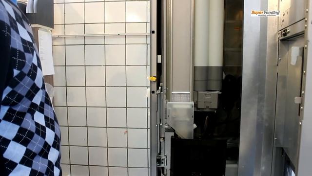 Видеоинструкция к Necta Kikko Max. Включение автомата для программирования