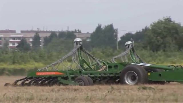 Сеялка пневматическая широкозахватная AMAZONE Condor 12001/15001 смотреть онлайн