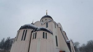 Святая обитель в честь Рождества Христова – одна из древнейших. Основана в 14 веке. Соборы и храмы