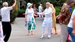 ВНИЗ ПО РЕКЕ,ТАМ ШУМИТ КАМЫШ КУКУЕТ КУКУШКА!!!