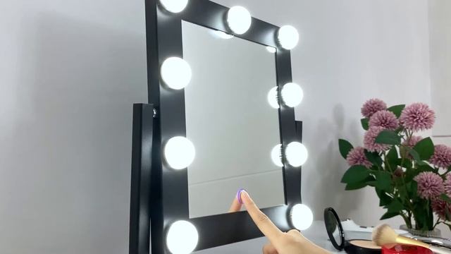 Foto Decoration Co. - MK408 Mini Makeup Bulb Mirror on table смотреть онлайн