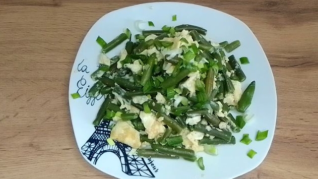 Фасоль стручковая зелёная с яйцом