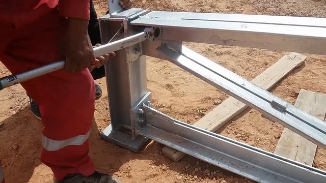 BOULONS HR ET SERRAGE PAR LA CLE DYNAMOMETRIQUE смотреть онлайн