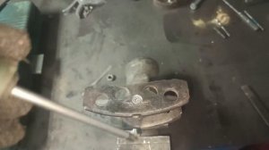 Приспособление для сжатия тормозных цилиндров. #своимируками #съёмник