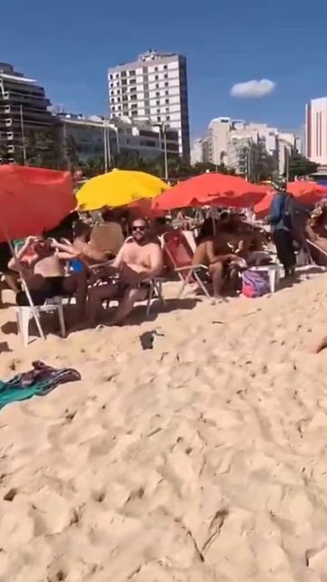 🇧🇷 Leblon Beach A Beautiful Day смотреть онлайн