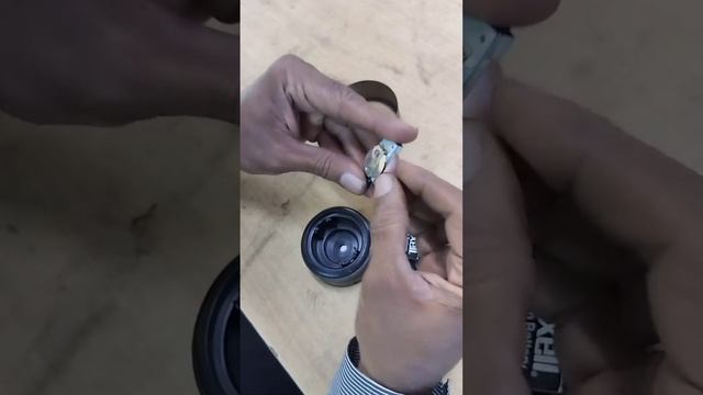 smart cup (mug). LED temperature display battery changing method. смотреть онлайн