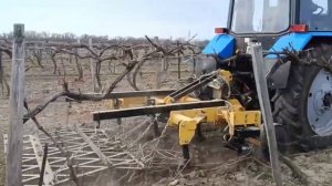 Культиватор навесной для виноградников с приствольной обработкой