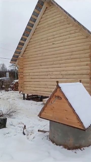 Февраль 2025. Сруб 6х9 метра с рублеными фронтонами под двускатную крышу, углы в чашу смотреть онлайн