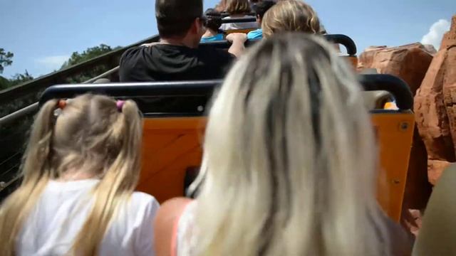 Из Казахстана в США ДИСНЕЙ ОРЛАНДО СУМАШЕДШИЙ ПОЕЗД смотреть онлайн