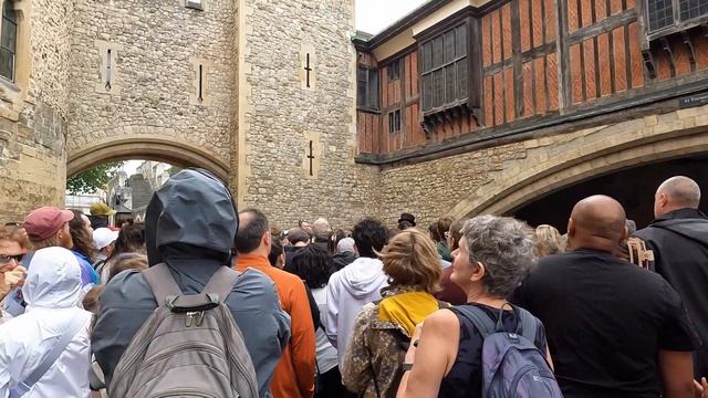 TOWER of LONDON - Tour and Gory History смотреть онлайн