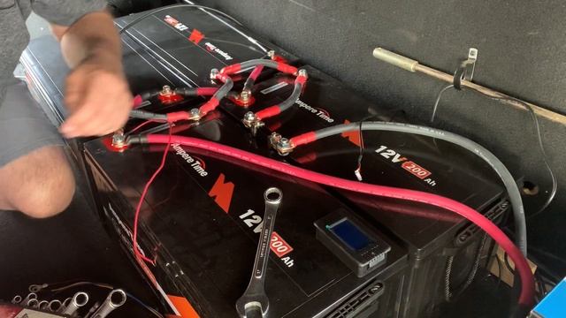 Solar Battery Bank Monitor with Shunt Installation LiFePO4 смотреть онлайн