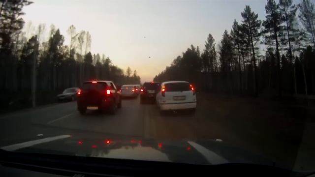 Проучил "обочечника" мигранта на дороге смотреть онлайн