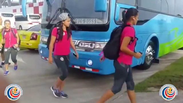 Selección Femenina Sub20 - Llegada al Estadio смотреть онлайн
