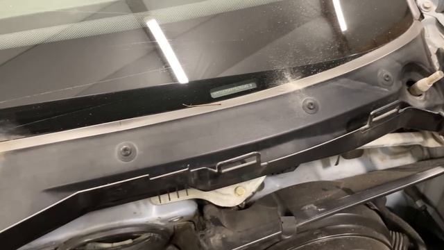 Ryan's BMW E39 M5: A New Windshield, and Much More! смотреть онлайн