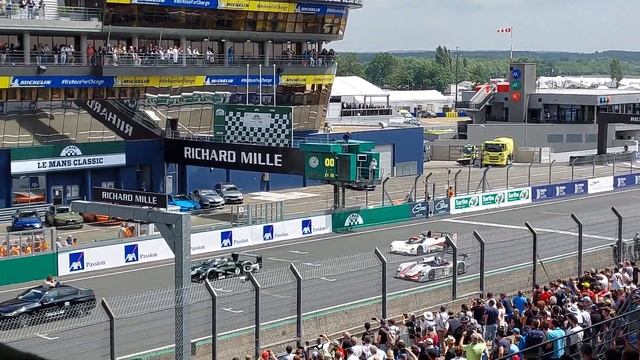 Le Mans Classic 2023 drivers parade The ❤️ Bentley and Audi R8 and other cars смотреть онлайн