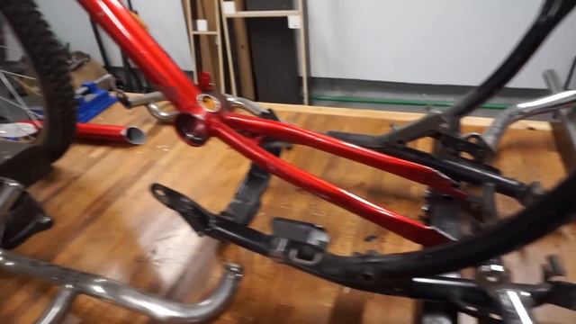Budget Gas Powered Drift Trike Build - Pt.1- Using Scrap Motorcycle Parts? смотреть онлайн