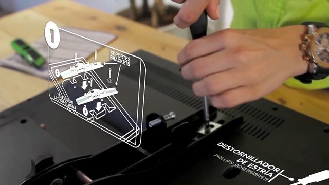 Video de Instalación para Base o Soporte Reclinable 40" a 65" (SVHD4065/SVHD4084) смотреть онлайн