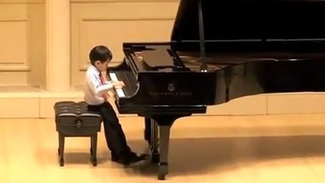 Grieg: Waltz Op.12 No.2 (Spring 2010) смотреть онлайн