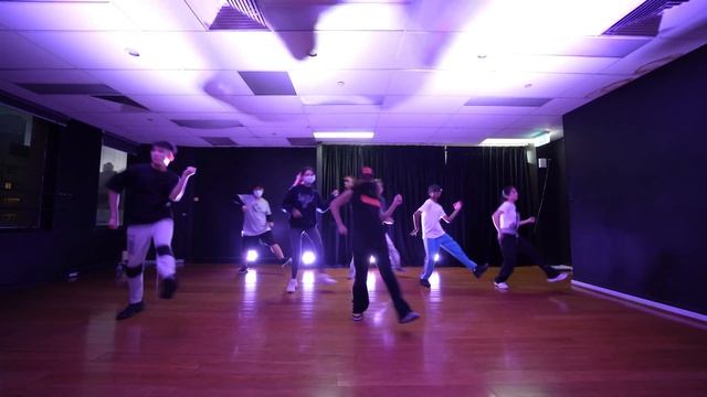 The Bounce - JAY Z Feat Kanye West / Noel's Hip Hop Class смотреть онлайн