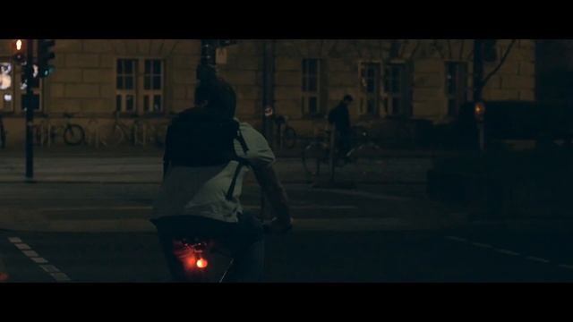 Berlin At Night - GH4 + Canon EF 50mm (Low-Light-Test) смотреть онлайн