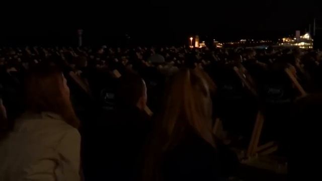 Festival de Cannes - Les 25 ans de "La cité de la peur" - Interviews et Ambiance смотреть онлайн