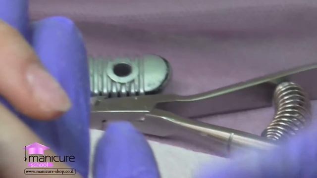 שיעור וידאו בהורדה נכונה של ציפורניים בנויות смотреть онлайн