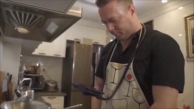 Держатель для мобильного телефона на запястье. смотреть онлайн