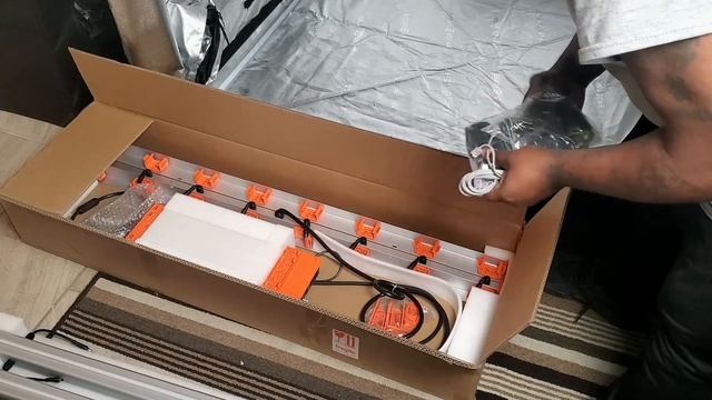 Spider Farmer G8600 Grow Light Unboxing  Setup - The Spider Grow: S3 EP1 spiderfarmerblackfriday