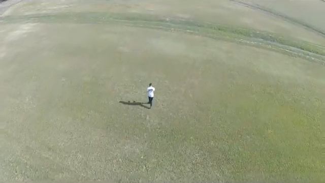 Yukio Soga running with 3DR Iris Quadcopter 'Follow Me ' Mode смотреть онлайн