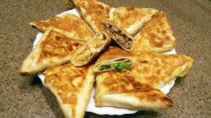 Самса из лаваша на сковороде. Лаваш  с разными начинками. Рецепты из лаваша на сковороде с начинкой.