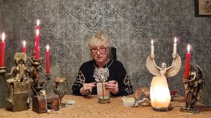 Приворот на красную нить и фотографии