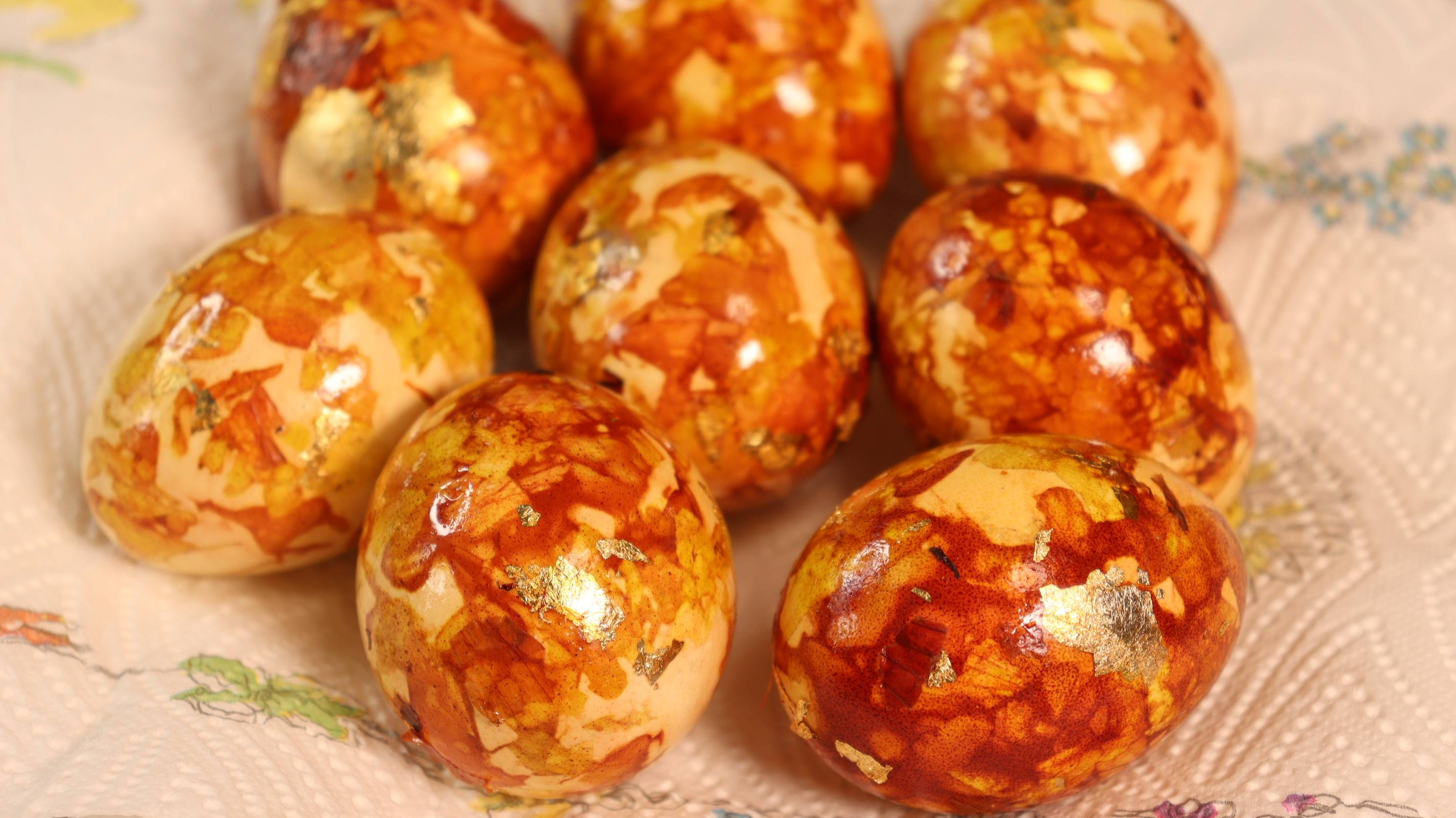 ДОЛГО ИСКАЛА простой способ покрасить яйца на ПАСХУ 2025! нашла ЗА 20 МИНУТ Золотые яйца смотреть онлайн