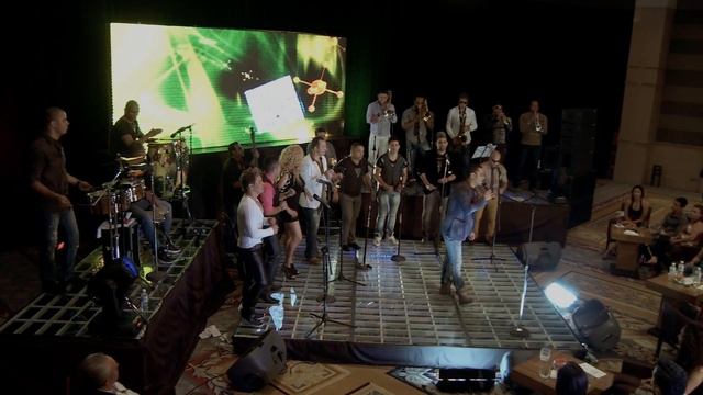 Danny Frank & La Nueva Generación de la Salsa - De Que Me Sirve la Vida смотреть онлайн