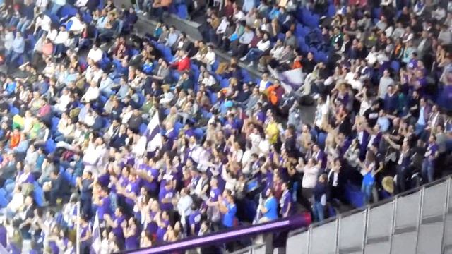 Фан-сектор баскетбольнго Реала смотреть онлайн