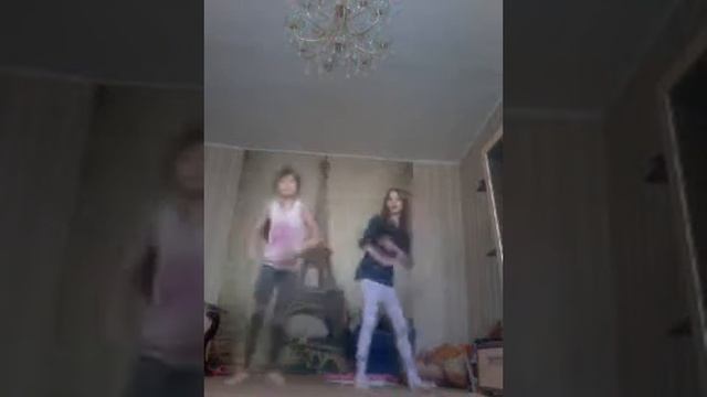 Мы с моей подругой тансывали под песню опа гарнастай смотреть онлайн