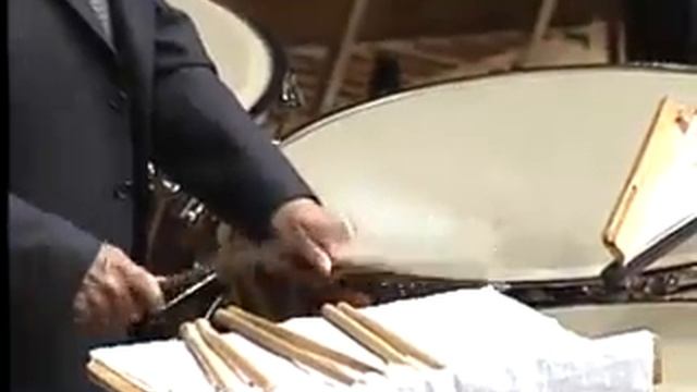 Sibelius, Finlandia. Juan Trigos, conductor. OFUNAM смотреть онлайн