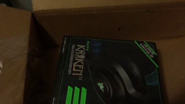 Kraken Headset Unboxing смотреть онлайн