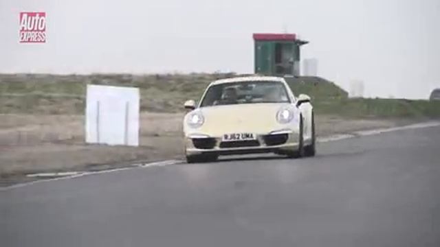 Audi R8 vs Porsche 911 Carrera 4S Auto Express смотреть онлайн
