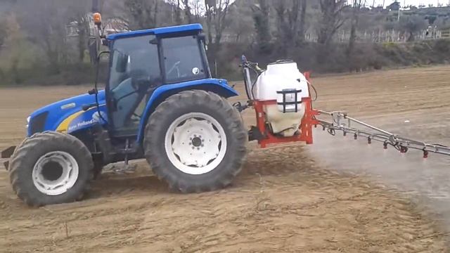 New holland T5060 con Botte Diserbo UNIGREEN смотреть онлайн