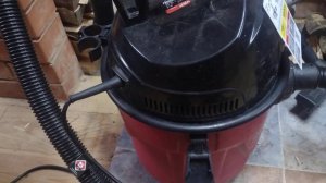 Недорогой строительный пылесос Зубр. Обзор после года использования.