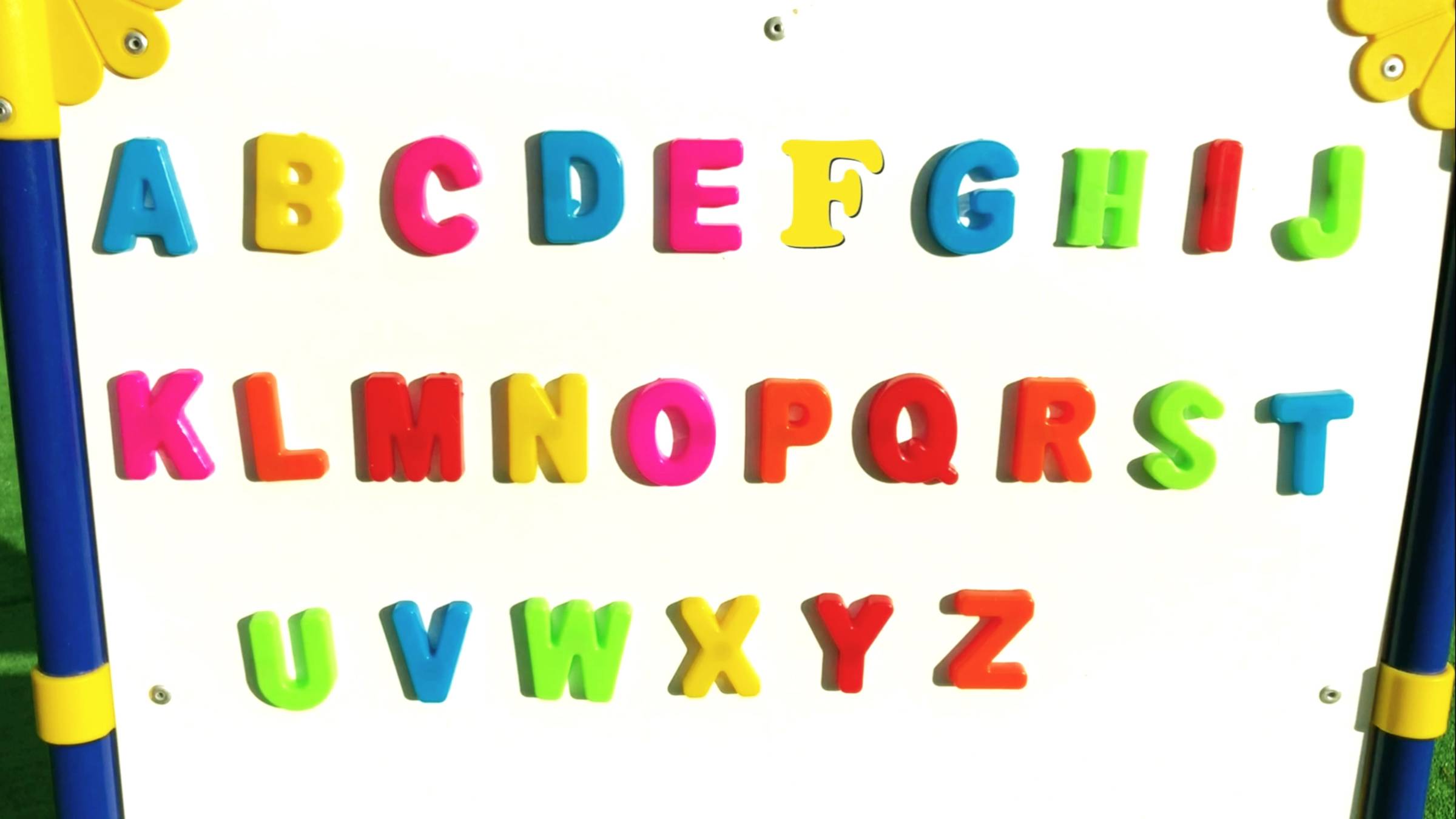 Учим буквы, цифры и фигуры на английском языке | Развивающее видео для малышей смотреть онлайн