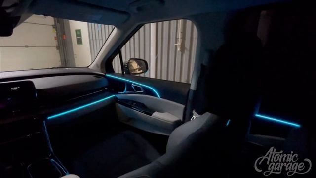 Контурная подсветка салона AmbientLight на KIA Carnival