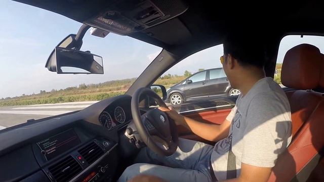 BMW X6 Quarter Miles test run смотреть онлайн