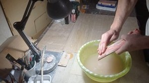 3.1 Мастерская Babrust. Рецепт оселкового мрамора с клеем ПВА. Часть 2. Обработка плитки