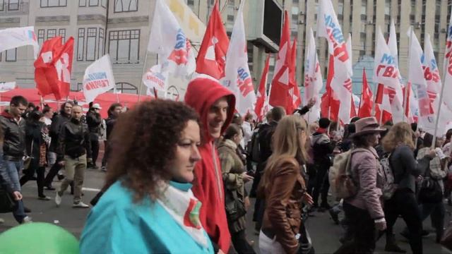 Шествие в день весны и труда смотреть онлайн