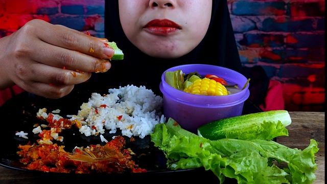 GAGAL DIET !!! MUKBANG IKAN ASIN SAMBAL BALADO LALAPAN MENTAH || SAYUR ASEM|| ASMR INDONESIA смотреть онлайн